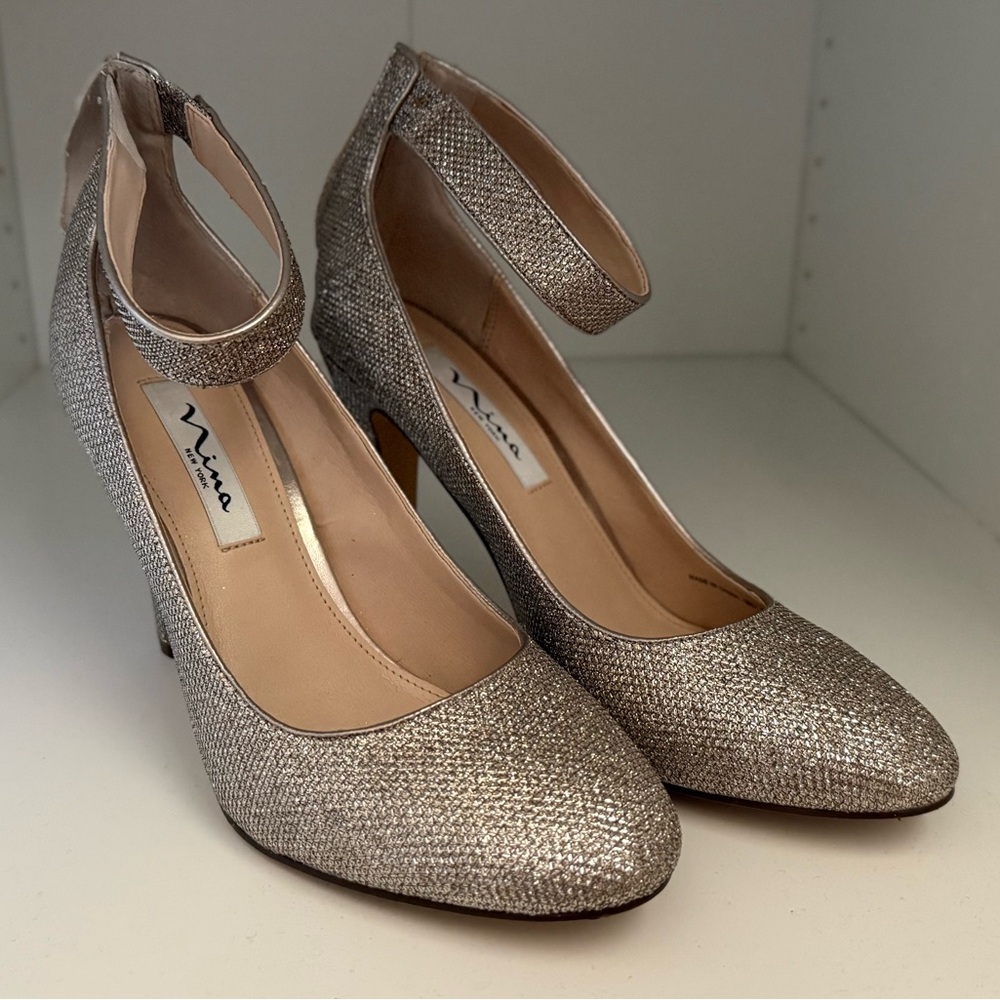 Nina Women's Silver Glitter Heels
